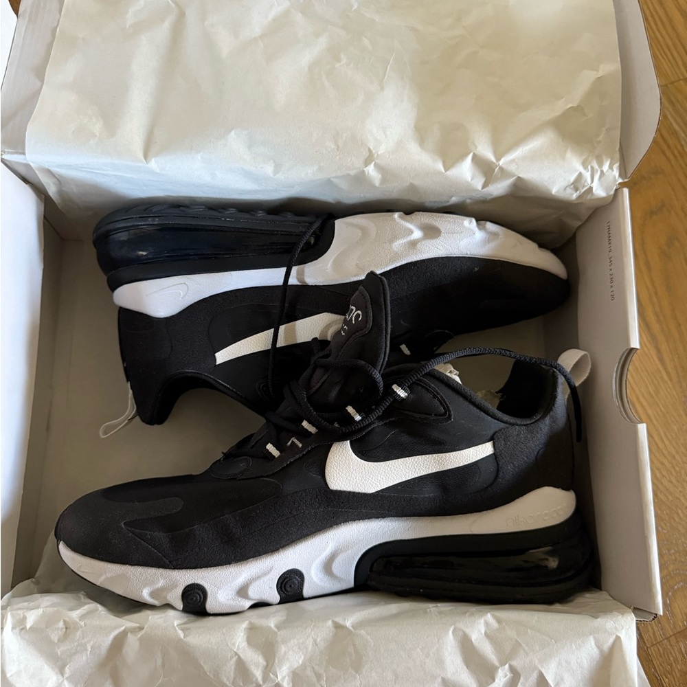 Nike Air Max React 270 - Picture 4 of 9